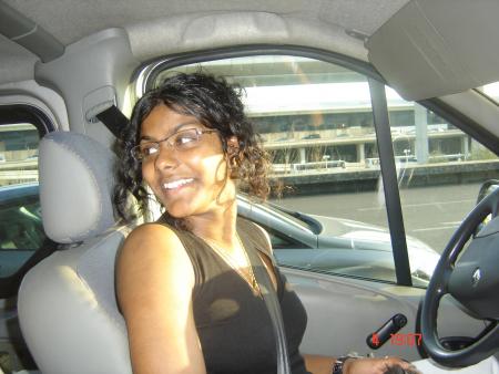 jamais vu une fille ki aime autant les voitures